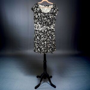 Lands’ End Sleeveless Lightweight Dress